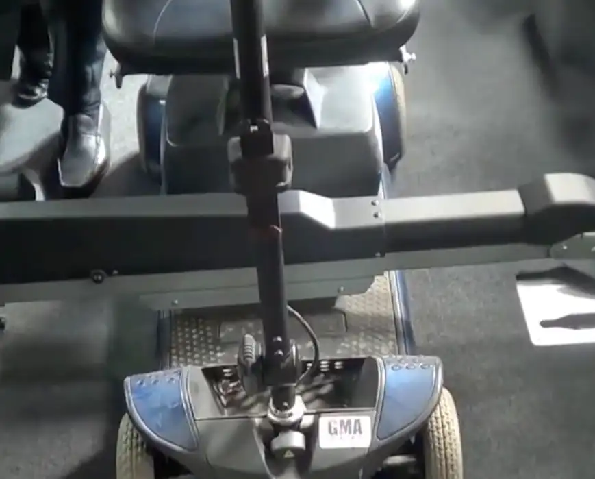 Scoot N Stop Latch Floor
